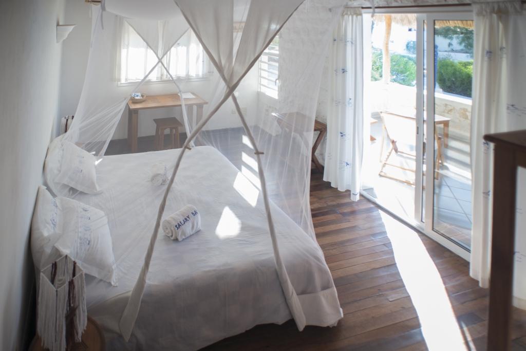 Salary Bay Hotel Tsifota Exterior photo